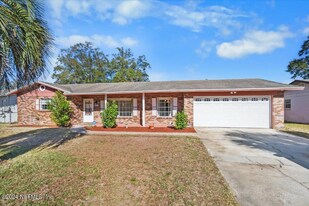 8315 Lone Star Rd in Jacksonville, FL - Building Photo
