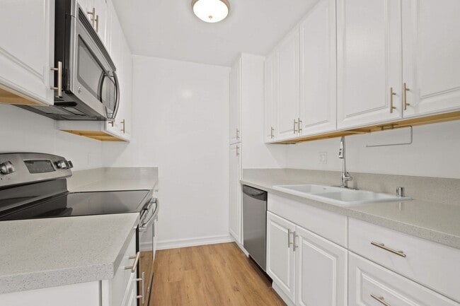 1049 21st St in Santa Monica, CA - Building Photo - Building Photo