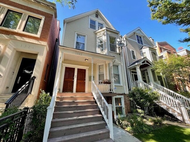 property at 1322 W Melrose St