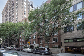 64 E 94th St in New York, NY - Building Photo - Building Photo