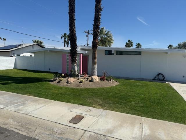 2218 N San Antonio Rd in Palm Springs, CA - Building Photo