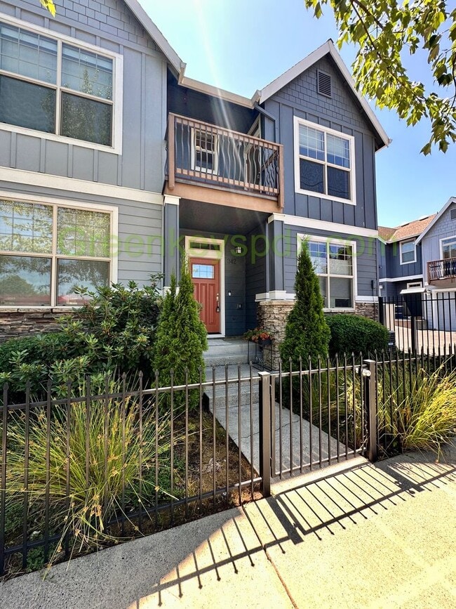 342 NE Morgan St in Portland, OR - Building Photo - Building Photo