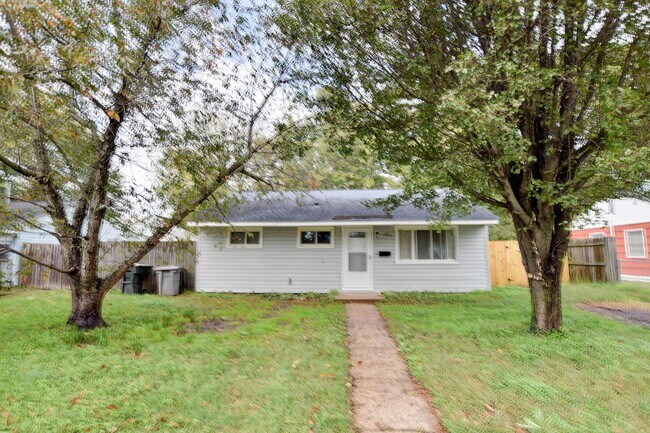 1923 Bancroft Dr in Hampton, VA - Building Photo - Building Photo