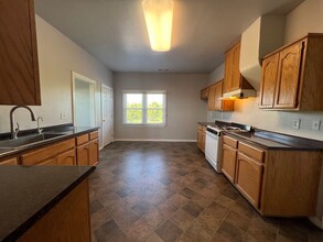 6108 Ave 426 in Dinuba, CA - Building Photo - Building Photo