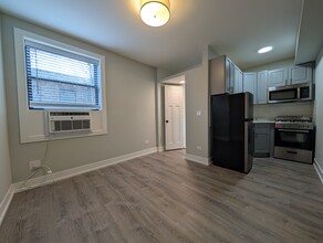 503 W Belmont Ave, Unit #505-3I in Chicago, IL - Foto de edificio - Building Photo