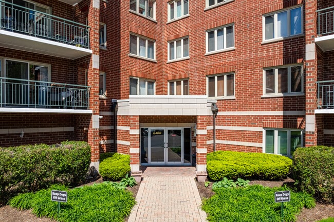 Glen Lake Condominiums in Chicago, IL - Foto de edificio - Building Photo