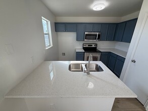 1106 Nueva Leon Plaza in Dallas, TX - Building Photo - Building Photo