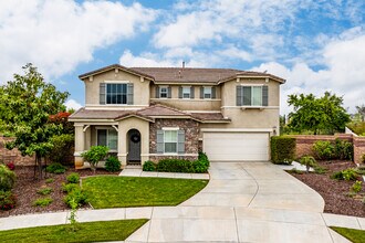 The Reserve at Crafton Hills in Yucaipa, CA - Foto de edificio - Building Photo