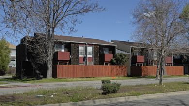 1060-1076 14th St in Oakland, CA - Building Photo - Building Photo