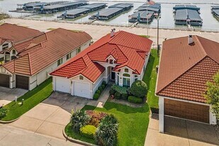 2046 Pontchartrain Dr in Rockwall, TX - Building Photo