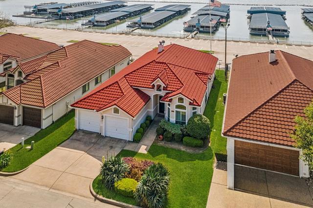 property at 2046 Pontchartrain Dr