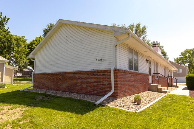 2228 S 9th St in Lincoln, NE - Building Photo - Building Photo