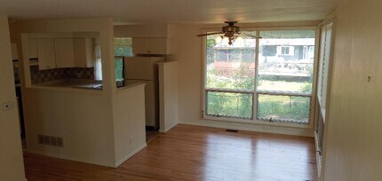 430 Waubun Dr in Fontana, WI - Building Photo - Building Photo