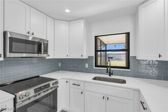 1106 Mohawk Pkwy in Cape Coral, FL - Building Photo - Building Photo