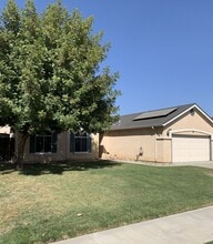1398 Peachwood St in Lemoore, CA - Building Photo - Building Photo