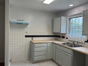 5726 Lakefield Dr in Houston, TX - Building Photo - Building Photo