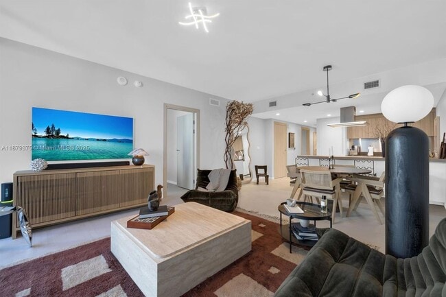 1000 Brickell Ave in Miami, FL - Building Photo - Building Photo