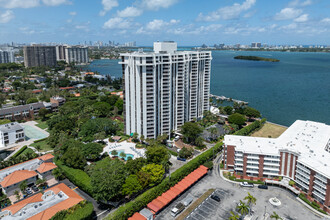 Towers of Quayside IV in Miami Shores, FL - Building Photo - Building Photo