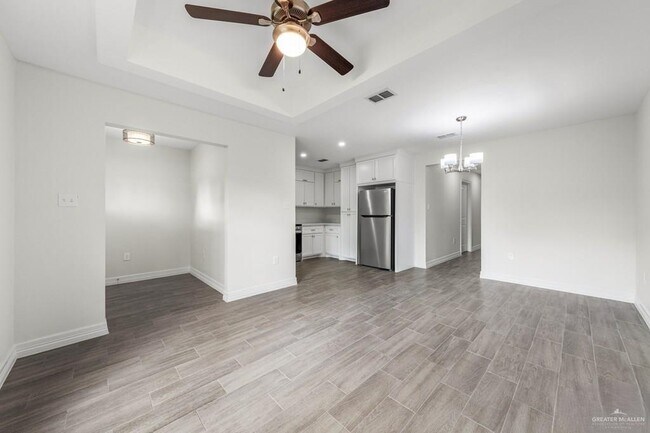 12 E St in Brownsville, TX - Building Photo - Building Photo