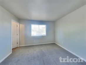 1924 Kelowna Place Southest in Port Orchard, WA - Building Photo - Building Photo