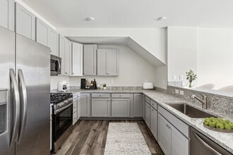 The Refinery Townhomes in Elkridge, MD - Foto de edificio - Building Photo