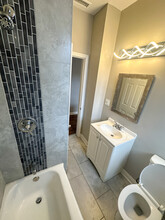 8643 S Exchange Ave in Chicago, IL - Building Photo - Building Photo