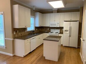 104 Paper Chase Ct in Cary, NC - Building Photo - Building Photo