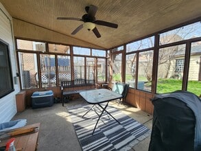 1748 W Newport Ave, Unit 1b in Chicago, IL - Building Photo - Building Photo