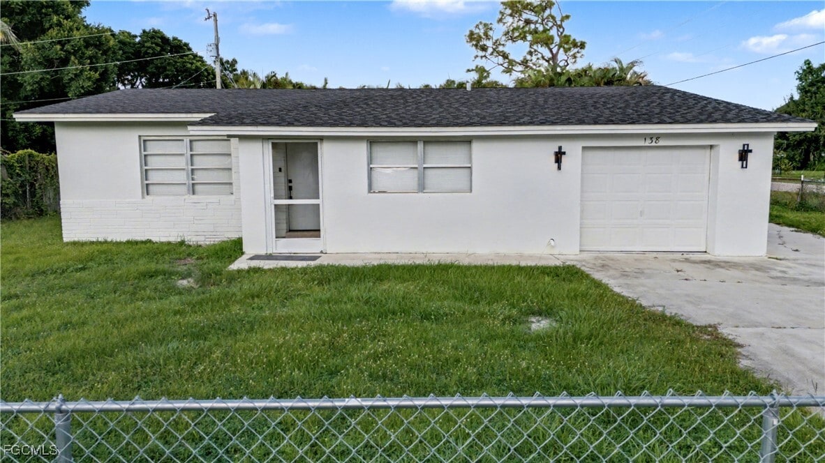 138 Brooks Rd in North Fort Myers, FL - Building Photo
