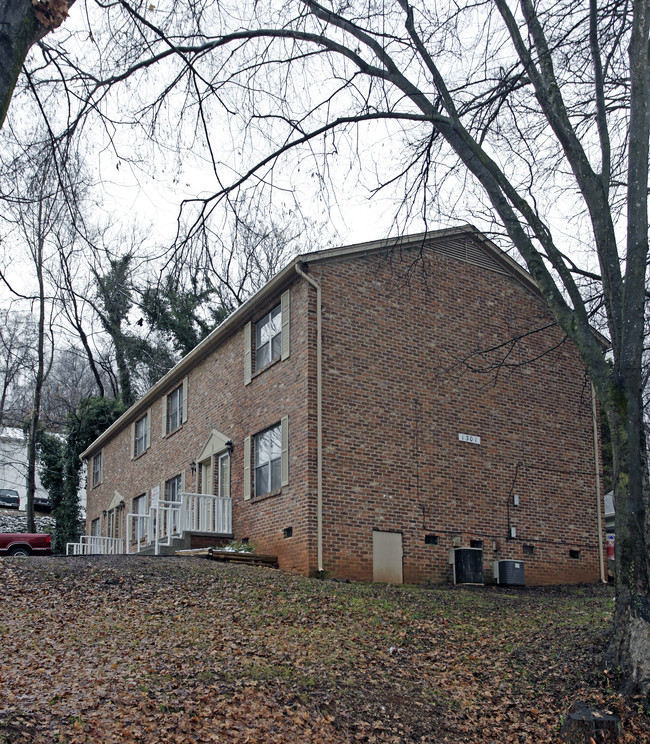 1301 Baker Ave in Knoxville, TN - Foto de edificio - Building Photo