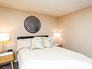 Wake Robin Apartments in Columbus, OH - Foto de edificio - Building Photo