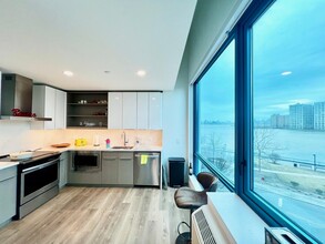 800 Harbor Blvd in Weehawken, NJ - Building Photo - Building Photo