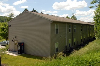 Poplar Creek in Manchester, PA - Building Photo - Building Photo