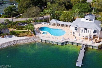 2885 Citrus Lake Dr in Naples, FL - Building Photo - Building Photo