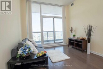 70 Forest Manor Rd in Toronto, ON - Building Photo - Building Photo