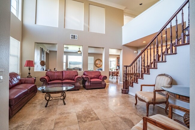 17515 Sarvistree Ct in Santa Clarita, CA - Building Photo - Building Photo