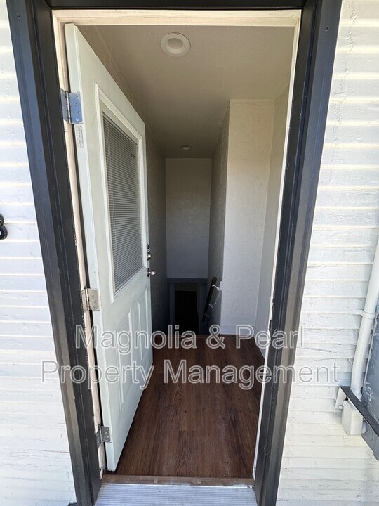 619 S 10th Ave in Caldwell, ID - Building Photo