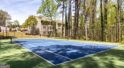 100 Pinhurst Dr in Atlanta, GA - Building Photo - Building Photo