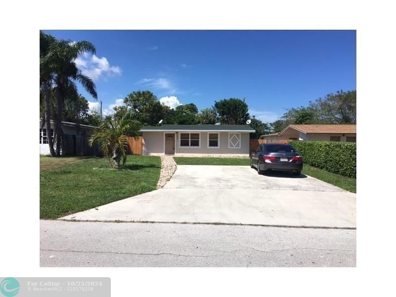 381 Hastings St in Boca Raton, FL - Building Photo