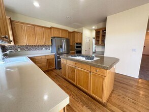 3802 NW Tustin Ranch Dr in Portland, OR - Building Photo - Building Photo