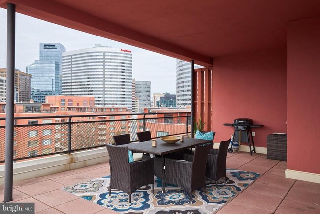 1011 Arlington Blvd in Arlington, VA - Building Photo - Building Photo