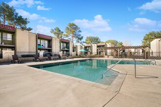 The Fountains at Palmdale in Palmdale, CA - Building Photo - Building Photo