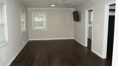 6551 Roberta St in Lithia Springs, GA - Building Photo - Building Photo