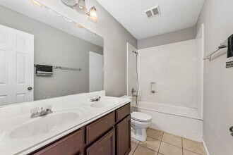 AUGUST PRE-LEASE! Incredible 4 Bed 3 Bath in College Station, TX - Building Photo - Building Photo