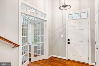 8106 Angelo Way in Annandale, VA - Building Photo - Building Photo