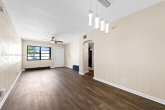 1315 N 19th Ave in Hollywood, FL - Building Photo - Building Photo