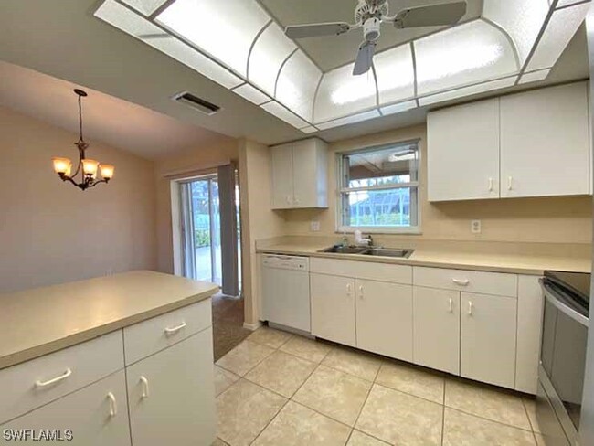 property at 140 SE 17th St
