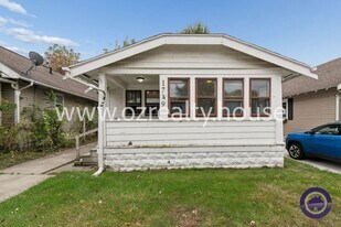 1749 Berdan Ave in Toledo, OH - Building Photo