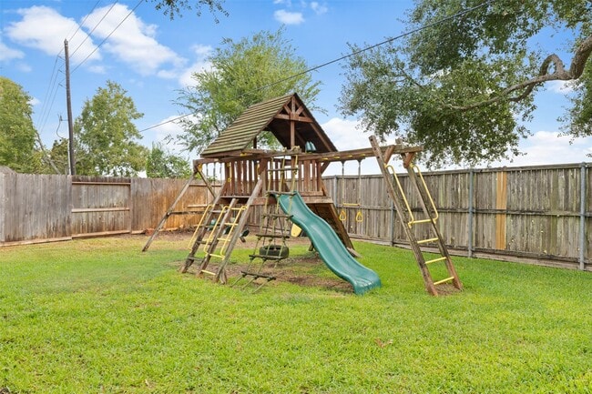 property at 211 Scarlet Maple Dr