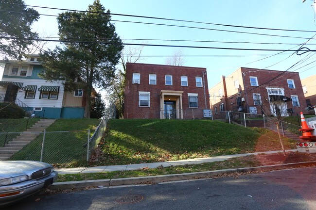 3055 30th St SE in Washington, DC - Building Photo - Building Photo